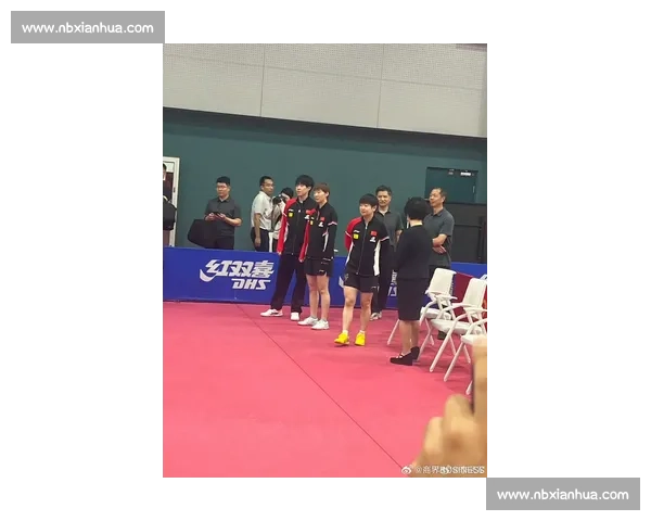 乒协主席王励勤率孙颖莎王曼昱王楚钦亮相 “旗帜杯” 开幕式