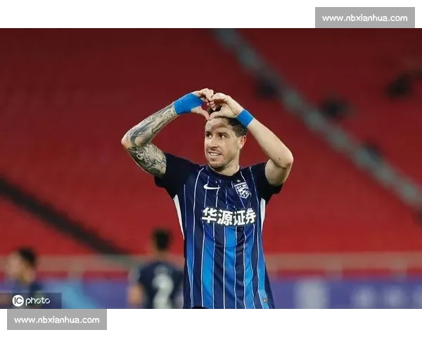 武汉三镇 2-0 青岛海牛：图多列绍尔建功 零封 + 红牌漏判引争议